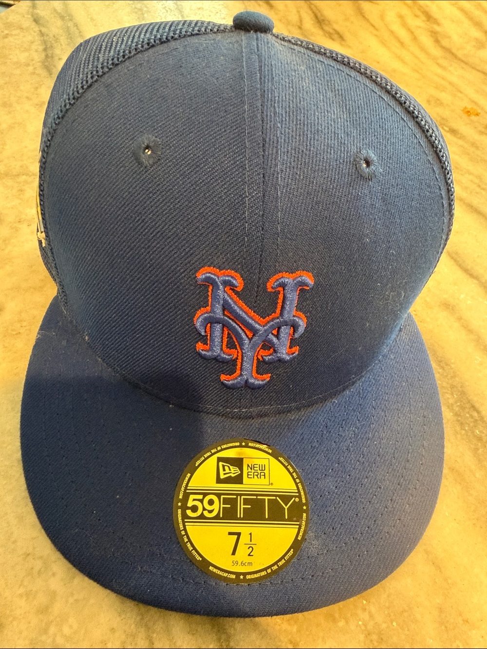 New Era Navy New York Mets Fitted 59FIFTY Hat with Mets logo